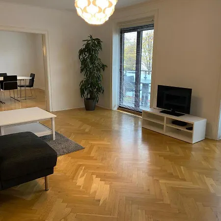 Charming Apartment In Sophisticated Hellerup